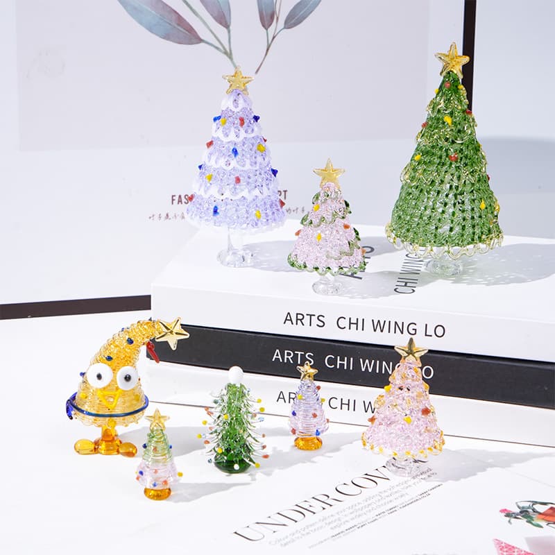 Zibo glass custom Christmas trees, various sizes and styles, custom-made from your own designs, popular in Jingdezhen.