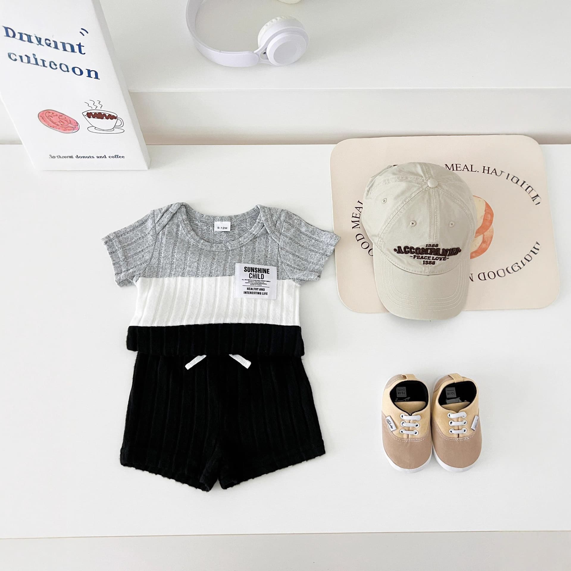 Spring and summer new ins style baby multi-color splicing short-sleeved blouse + shorts for men and women, hot sale in foreign trade