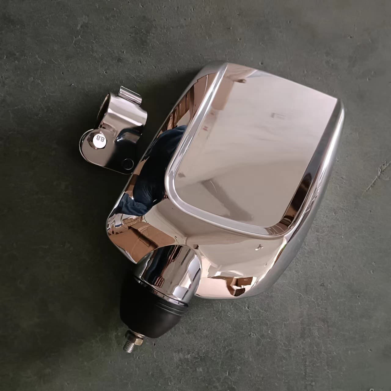 Suitable for ISUZUHINOUD trucks universal electroplated reflector rearview mirror electroplated reversing mirror assembly