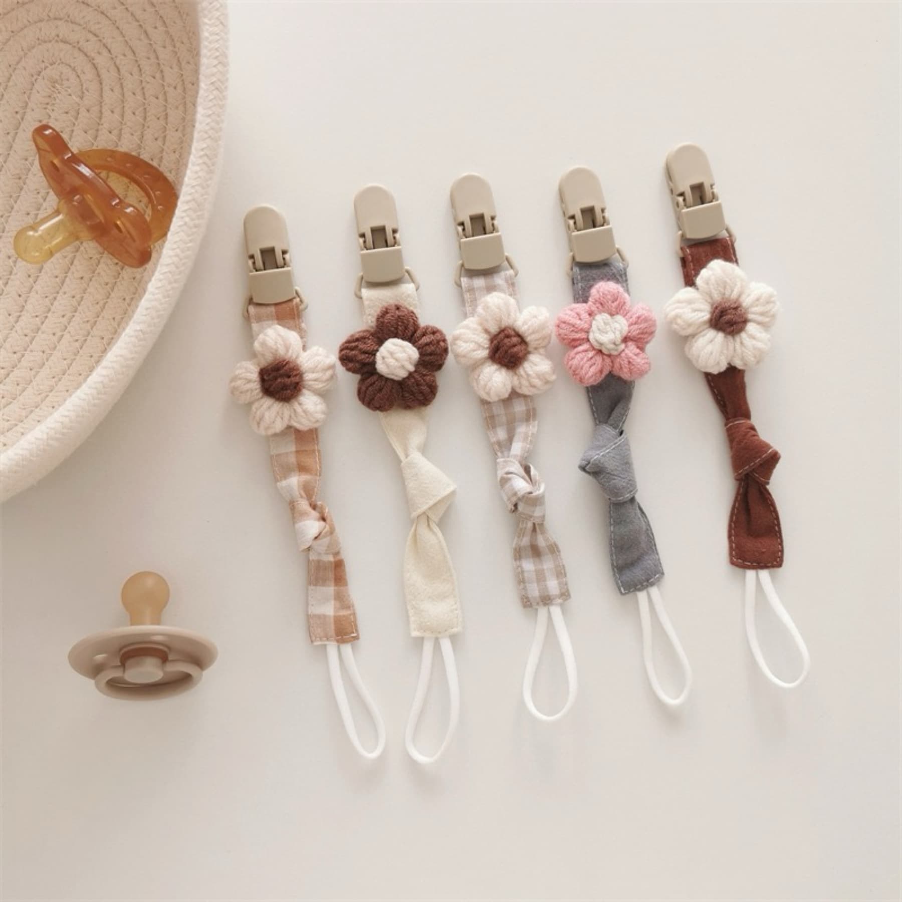 Cross-border fabric flower pacifier lanyard baby pacifier teether multi-functional lanyard storage to prevent chain falling