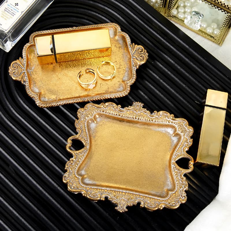High-value jewelry storage plate for living room, simple and fashionable desktop decorative tray, metal retro light luxury style tray