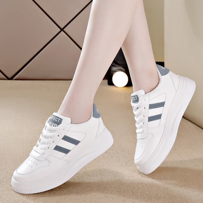 White Casual Sneakers for Female Students, Versatile Trendy 2022 Spring New Thick Sole Sports Shoes Women's Ins