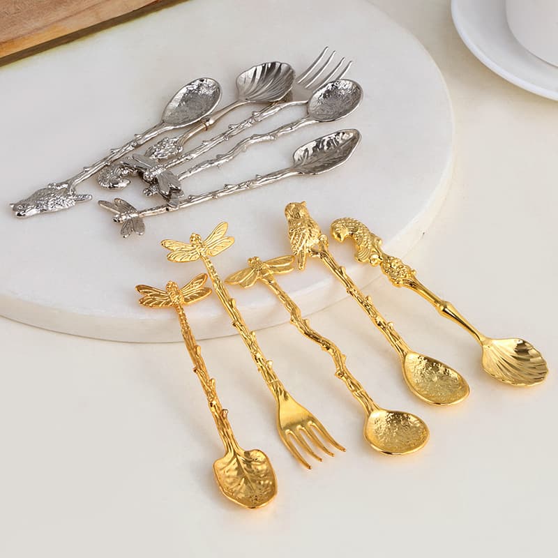 Manufacturer wholesale golden internet celebrity coffee spoon as souvenir, small sugar spoon, tea spoon, dessert spoon, modern and simple