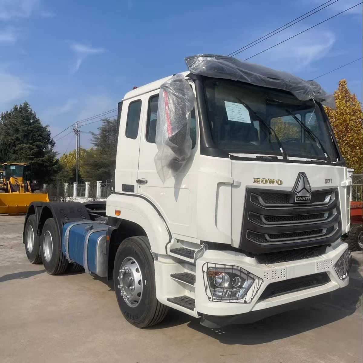 Sales and export of Howo 6x4 tractor trucks, 371 horsepower Howo NX tractor trucks, semi-trailer tractor heads, and heavy-duty tractors.