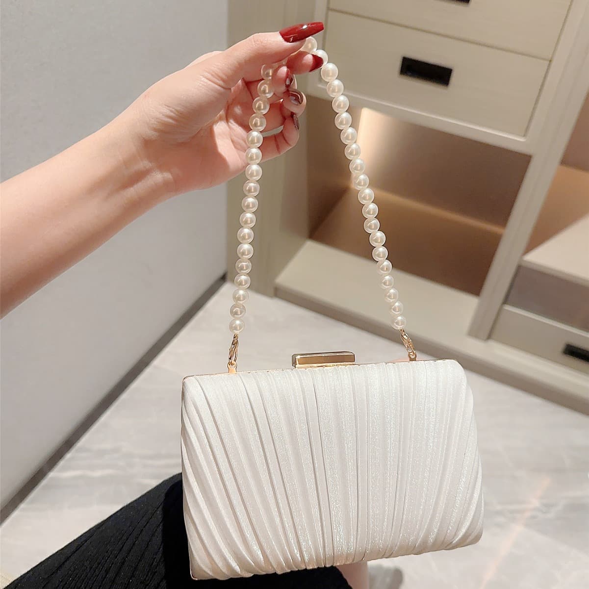 New pleated box-shaped dinner bag pearl chain handbag banquet bag evening bag dress bag bridesmaid wedding bag