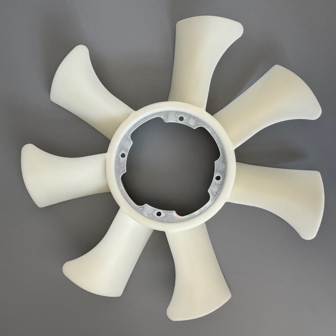 Factory Direct Supply 21060-43G00 Cooling Fan Blade Compatible with Nissan TD27 Radiator Fan Cross-Border Hot Sale