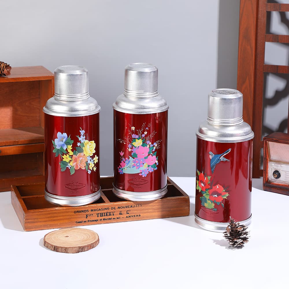 Nostalgic Retro Thermos, Old-fashioned Small Glass Liner Vacuum Insulated Bottle, Household Vacuum Tinplate Hot Water Flask