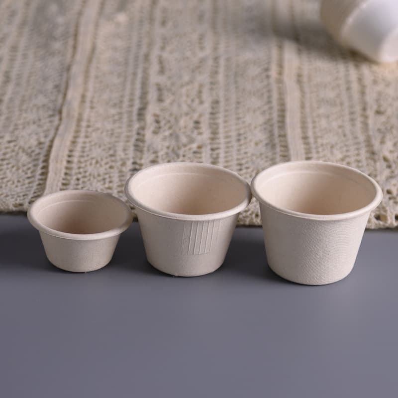 Disposable paper pulp sauce cups for takeout, chili oil, condiments, and dipping sauces; environmentally friendly, biodegradable, and airtight sauce containers.