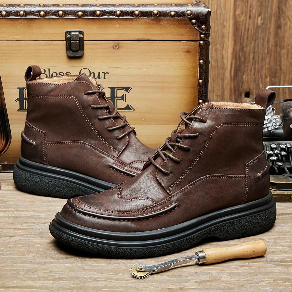 Winter Brogue Martin Boots Men High-Top Leather Shoes British Style Cowhide Boots Men Round Toe Short Boots Mid-Top Work Boots