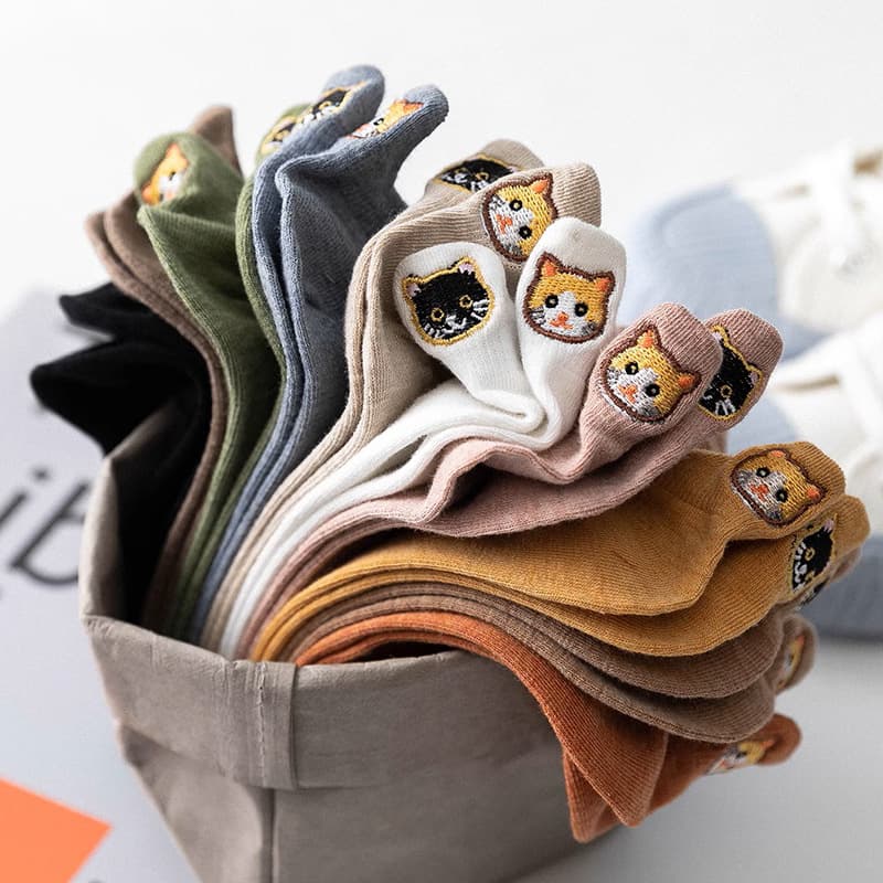 Spring New Embroidered Cat Heel Boat Socks Left and Right Foot Personality Women's Short Socks Trendy Candy Color Japanese Style Socks