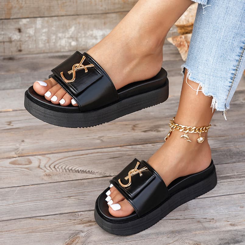 Metal letters decorated slip-on sandals for outer wear 2026 summer new thick-soled foreign trade large size flip-flops for women