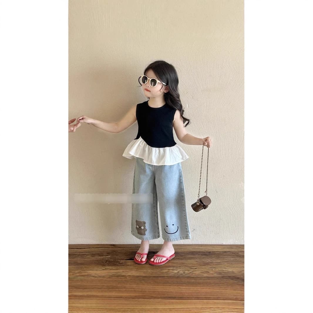 Girls' Summer Suit New Sleeveless Vest + Fashionable Casual Jeans Two-piece Set for Children and Children