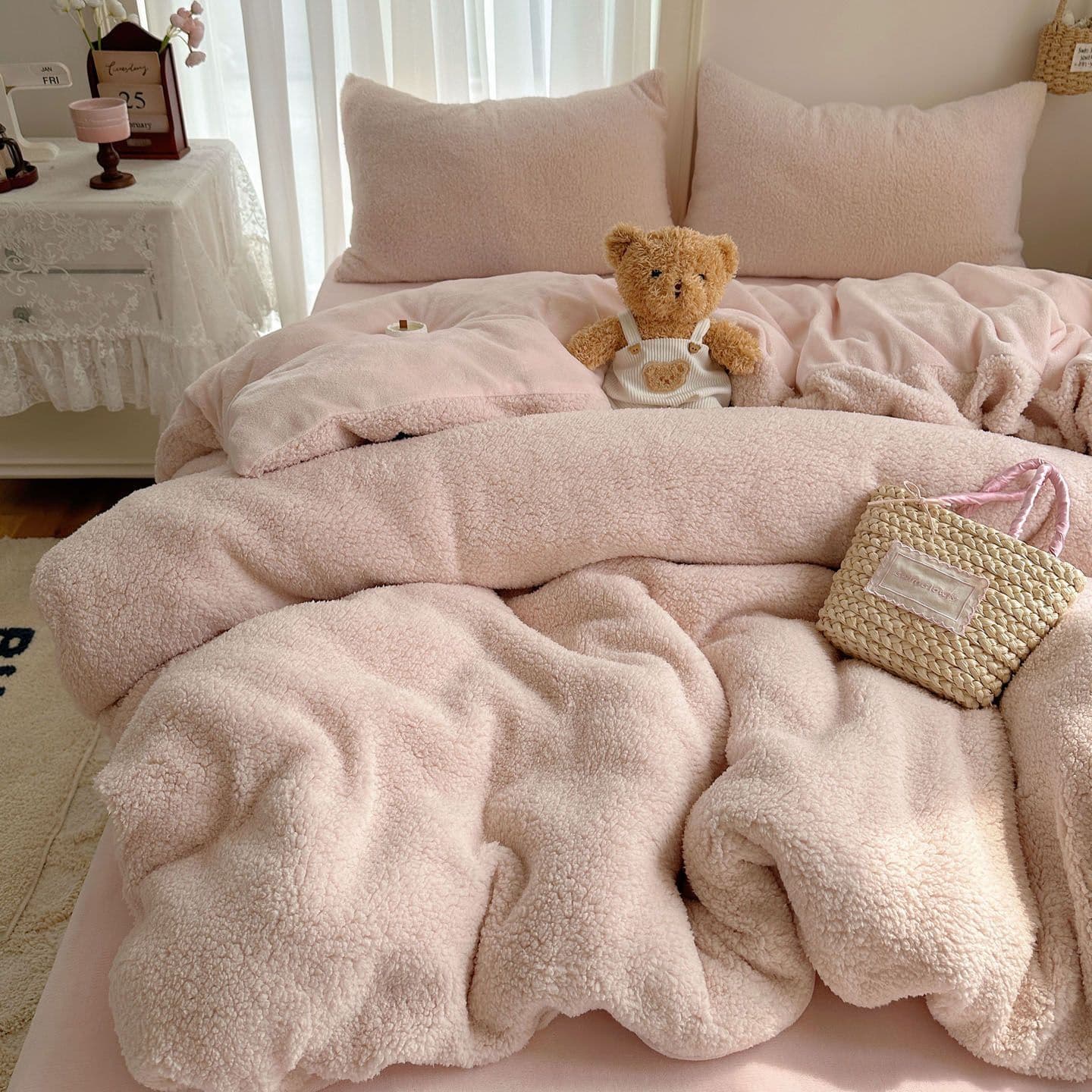 INS cream style lamb fleece milk fleece four-piece set, winter coral fleece thickened warm duvet cover and bed sheet three-piece set