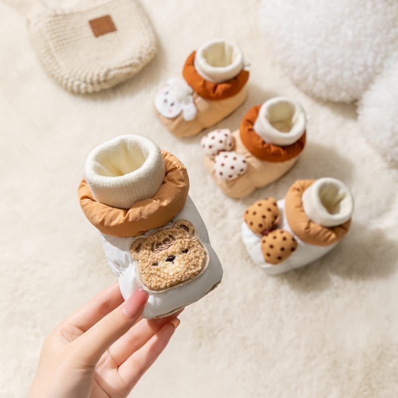 New Men and Women Baby Thickened Warm Cotton Shoes Baby Cartoon Bear Hosiery Shoes Newborn Fleece-Lined Shoes