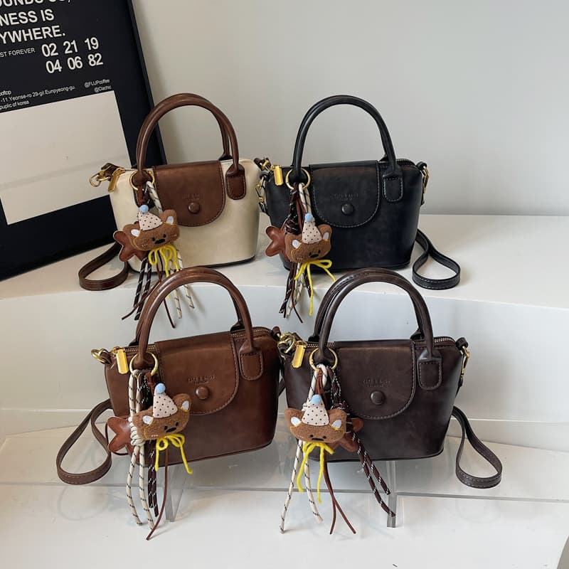 Exquisite trendy small bag for women 2025 new style high-end retro versatile crossbody bag popular handbag small tote