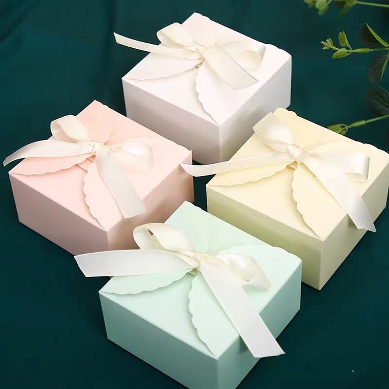 Creative simple gift box packaging box sugar box advanced wedding souvenir wedding candy box birthday baking box gift box