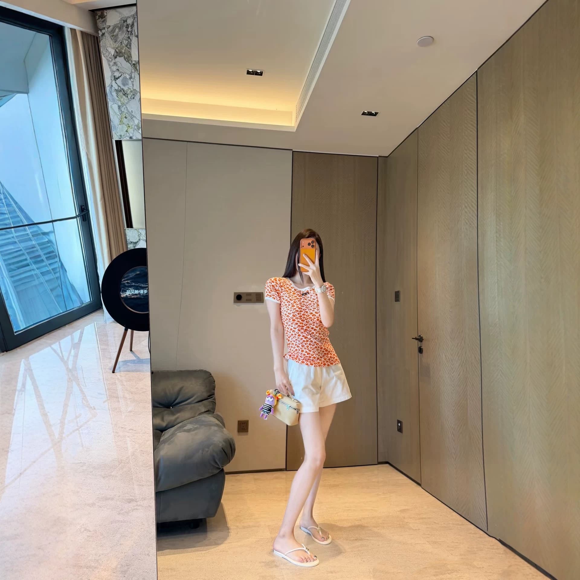 Shenzhen Nanyou 26SS Early Spring Miao Jia New Fashionable Versatile Retro Contrast Floral Letter Embroidery Short Sleeve T-Shirt