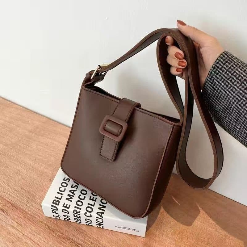 2025 New Trendy Retro Large-Capacity Commuter High-End Simple Women's Shoulder Bag Crossbody