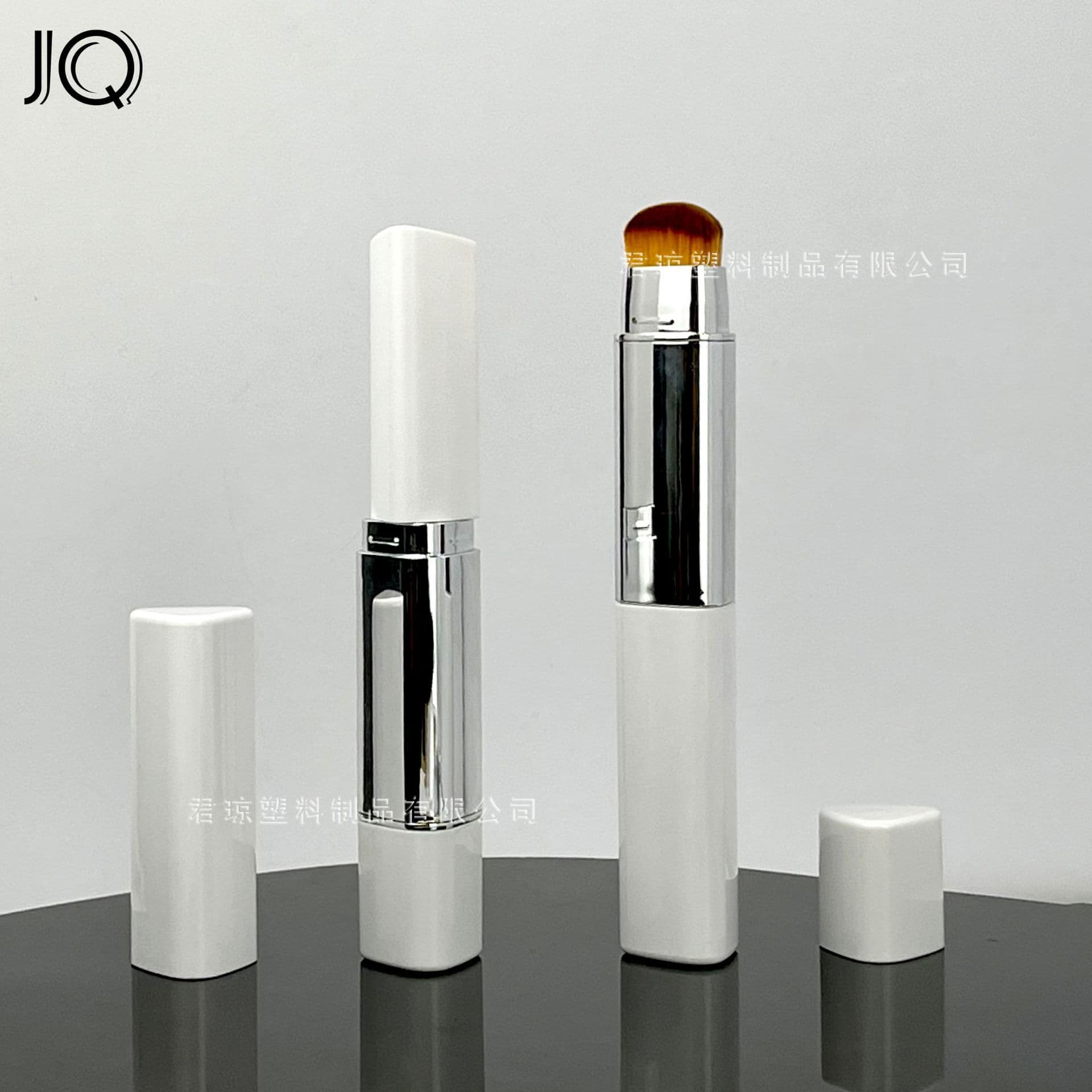 Cross-border Best-selling Foundation Stick Triangular Dual-head with Brush Liquid Foundation Concealer Stick Sunscreen Foundation Empty Tube Factory New Style