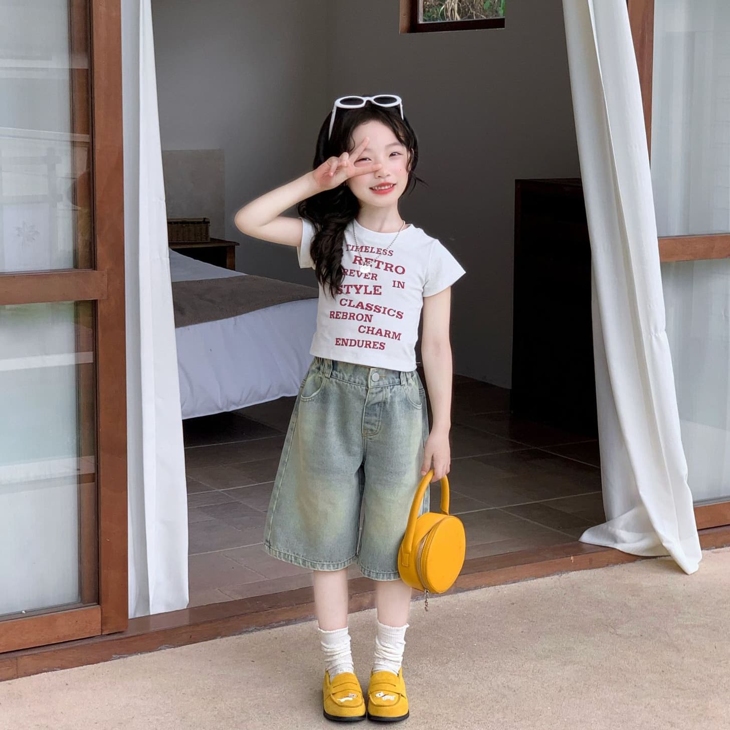 Girls' short-sleeved summer Korean style slimming ice top Korean letter printed bottoming with contrasting hot girl T-shirt