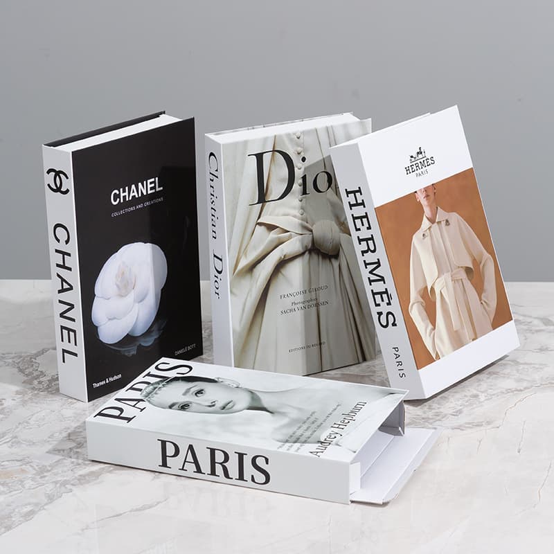 Foreign trade cross-border folding fake book ornaments, decorative books, simulated book covers, prop book models, source manufacturer