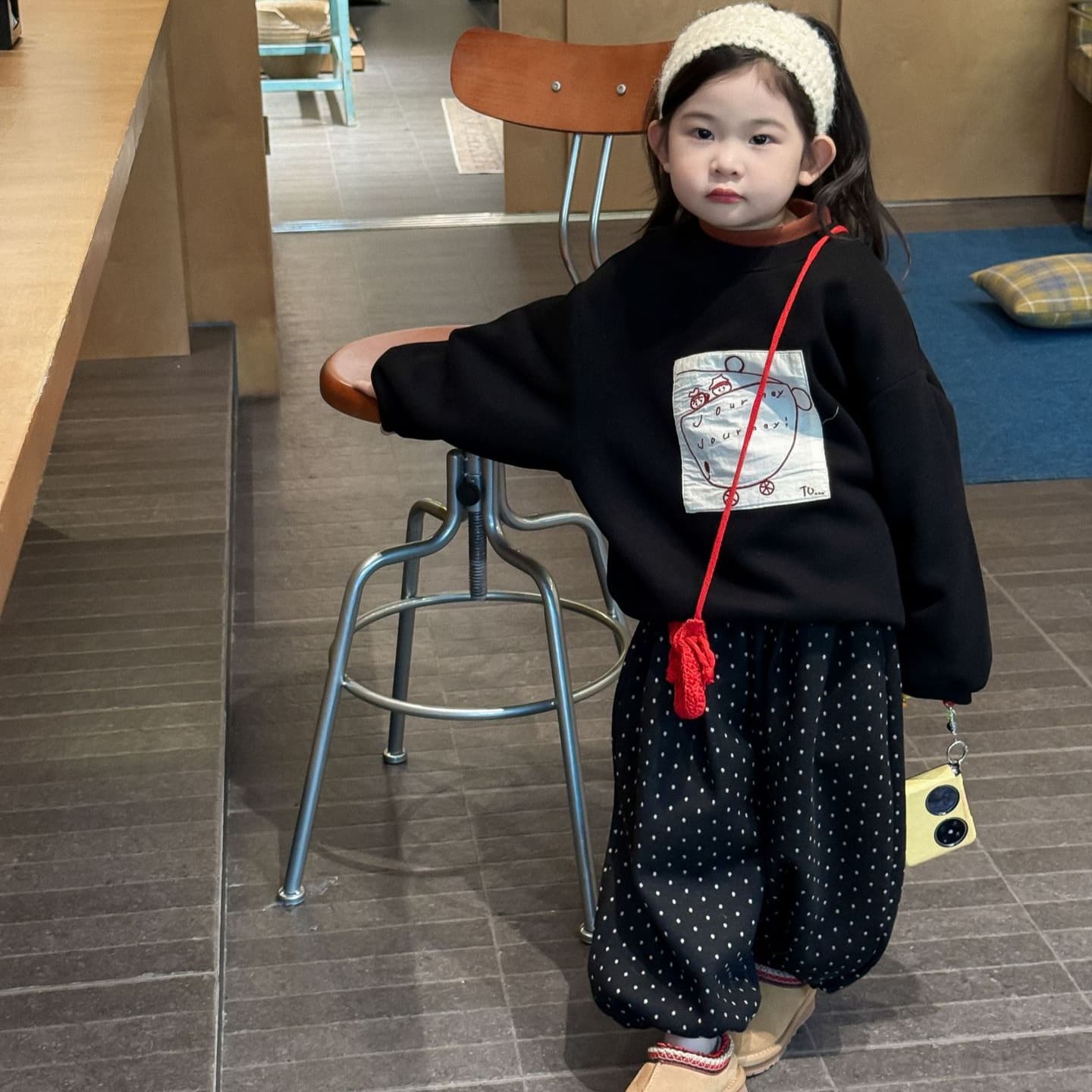 2025 Winter New Kids' Clothing, Korean Style Children's Wear, Girls' Cute Patch Fleece Sweatshirt, Round Neck Thickened Sweatshirt