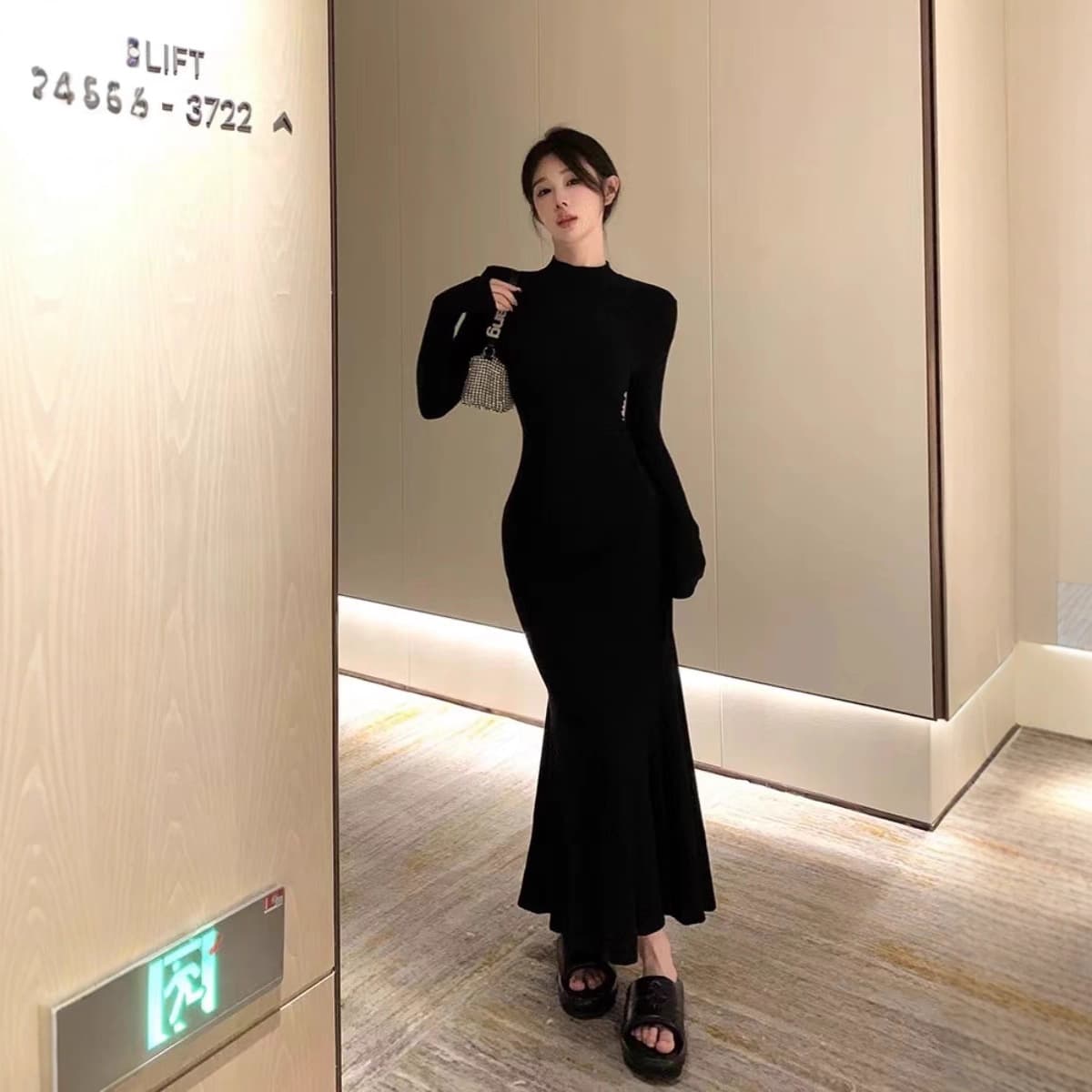 Knitted Dress - Hepburn Style Fishtail Black Knit Dress for Women, Autumn/Winter, Waist-Slimming, Long Length, Over-the-Knee, Base Layer Sweater
