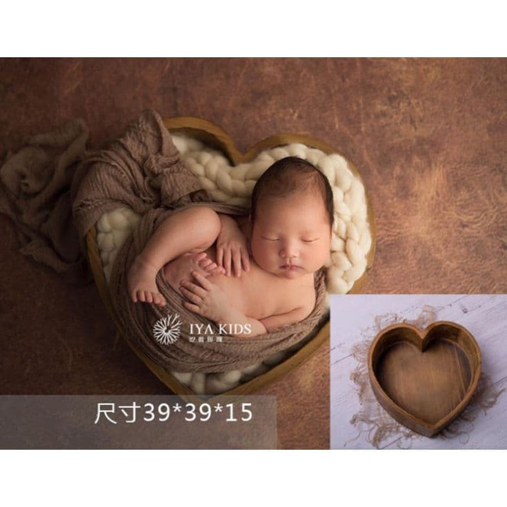 Children Photography Prop Heart-Shaped Box, Studio Photo Prop for 100-Day Newborn, Minimalist Vintage Baby Prop Box