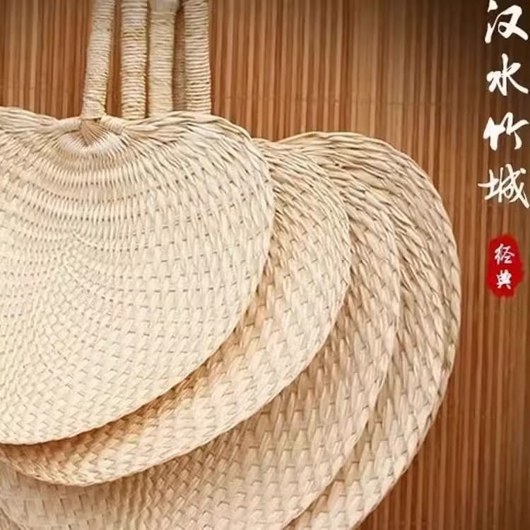 Summer fan, hand-woven straw old-fashioned fan, folding fan, hand-cranked fan for baby to cool down, mosquito repellent fan, large palm leaf fan