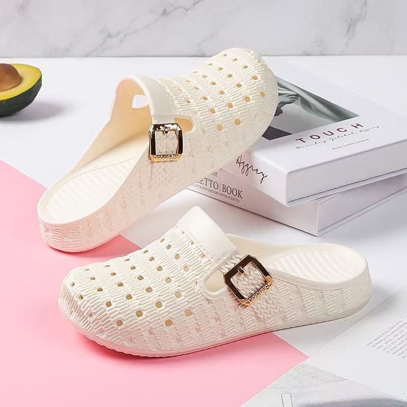 Women's Closed-Toe Shoes 2026 New Casual Sandals with Buckle Decoration Breathable Non-Stuffy Beach Slides