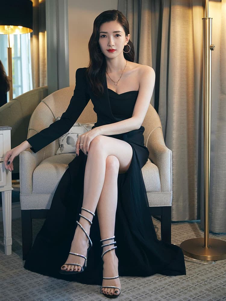 Black Evening Dress Women 2026 New Autumn Winter Elegant One-Shoulder Slimming Gown for Banquet and Annual Party