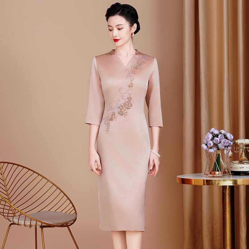 Elegant Cheongsam Dress Wedding Celebration Mother of the Bride Spring 2024 Polyester Satin Fabric Chinese Style Elegant