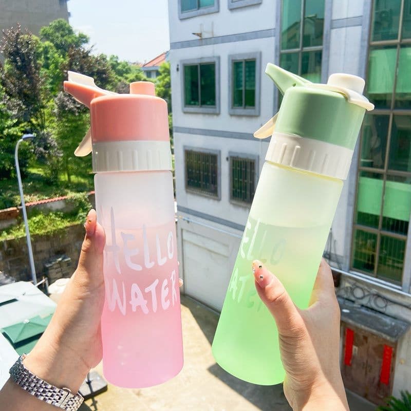 Portable spray water bottle for women, students, and children; multifunctional summer fitness and sports water bottle/cup; plastic cup.