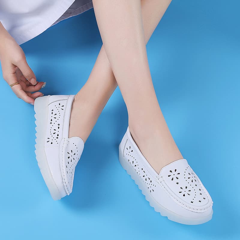 New Medical Spring Summer Comfortable Breathable Soft Sole Non-Fatigue Nurse Shoes Women's Non-Slip Hollow Versatile Medical White Shoes