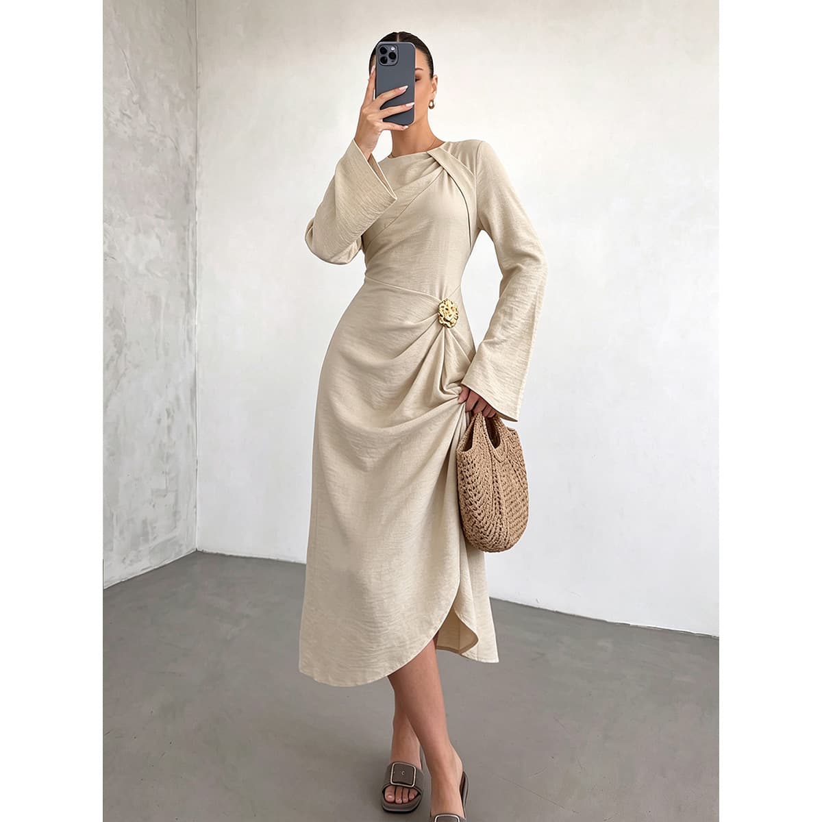 Cross-Border New Metal Flower Waist-Cinching Pleated Dress for Women, Long Sleeve, Irregular Split, Office Wear Dress