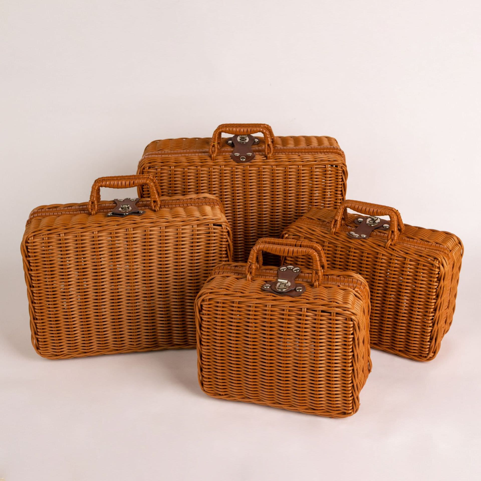 Imitation rattan suitcase as photo prop, wedding favor box, gift packaging storage case, wholesale creative items.