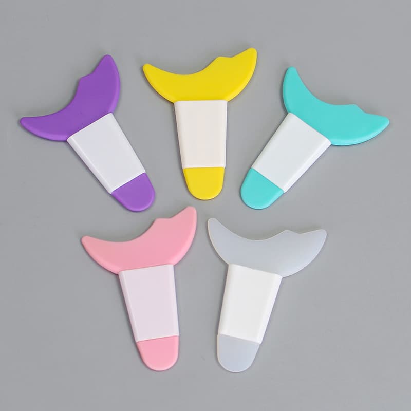 Beginner Eyeliner Application Aid Baffle Crescent Silicone Eye Makeup Eyeshadow Mascara Positioning Assistant Beauty Tool