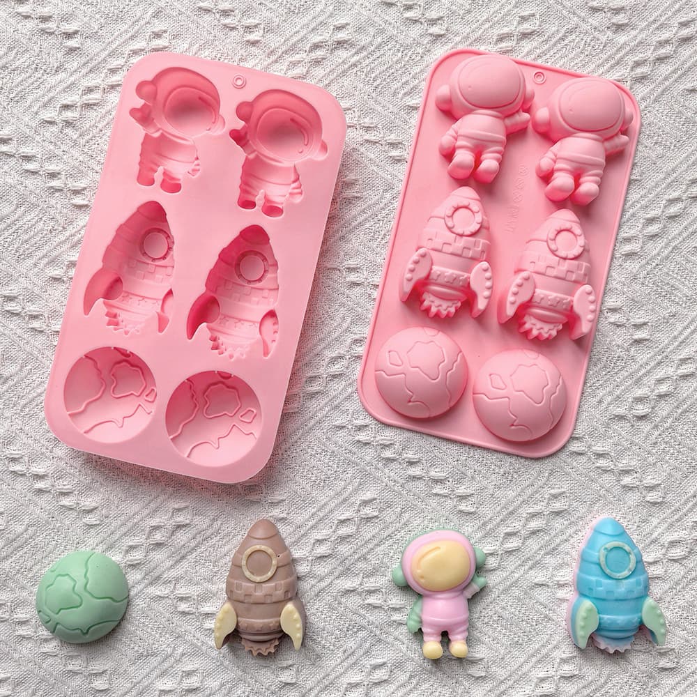 6-Connection Earth Rocket Astronaut 787 Chocolate Cake Silicone Mold