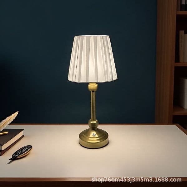 Cross-Border New Retro Luxury Iron Fabric Shade Study Lamp Bedroom Dining Ambiance Charging Table Lamp