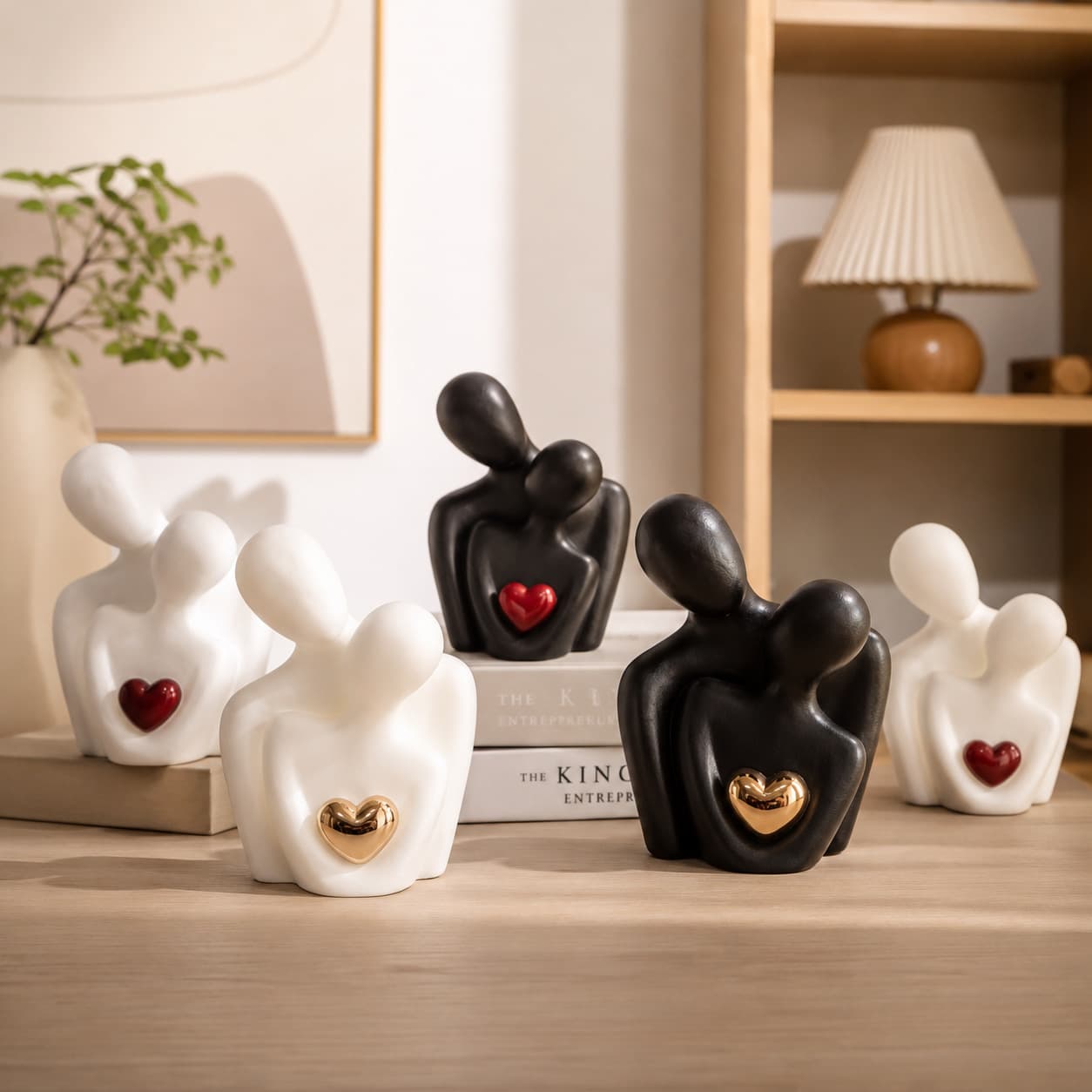 Creative Small Figure Ornaments Made of Vinyl, Love-Themed Couple Designs, Home Desktop Decorations, Living Room Ornaments Wholesale