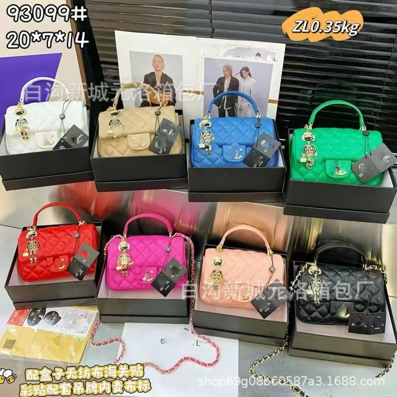 Cross-border trade small square bag with sheepskin texture, metal pendant, chain strap, crossbody for women