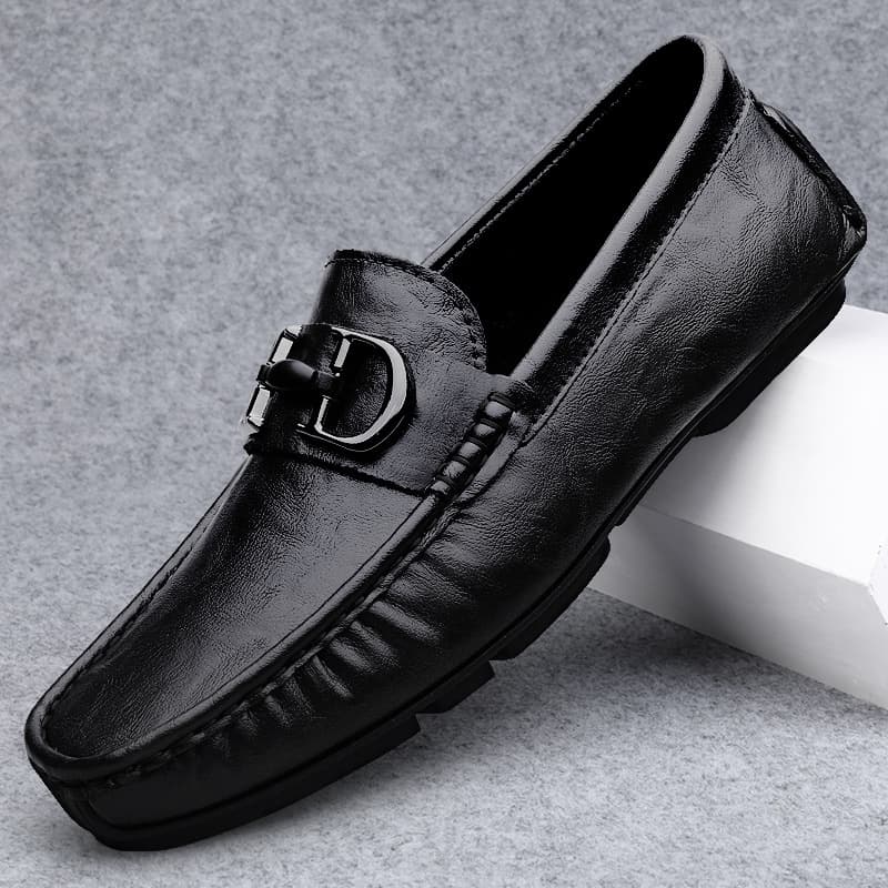 Live stream of 2025 new genuine leather men's shoes, British style business shoes, breathable soft-soled casual shoes, slip-on loafers.