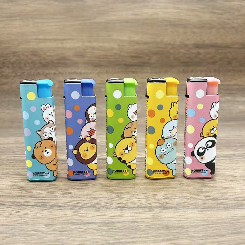 Hengzheng lighter wholesale wasp new creative color paper wrapped metal iron shell inflatable direct windproof lighter