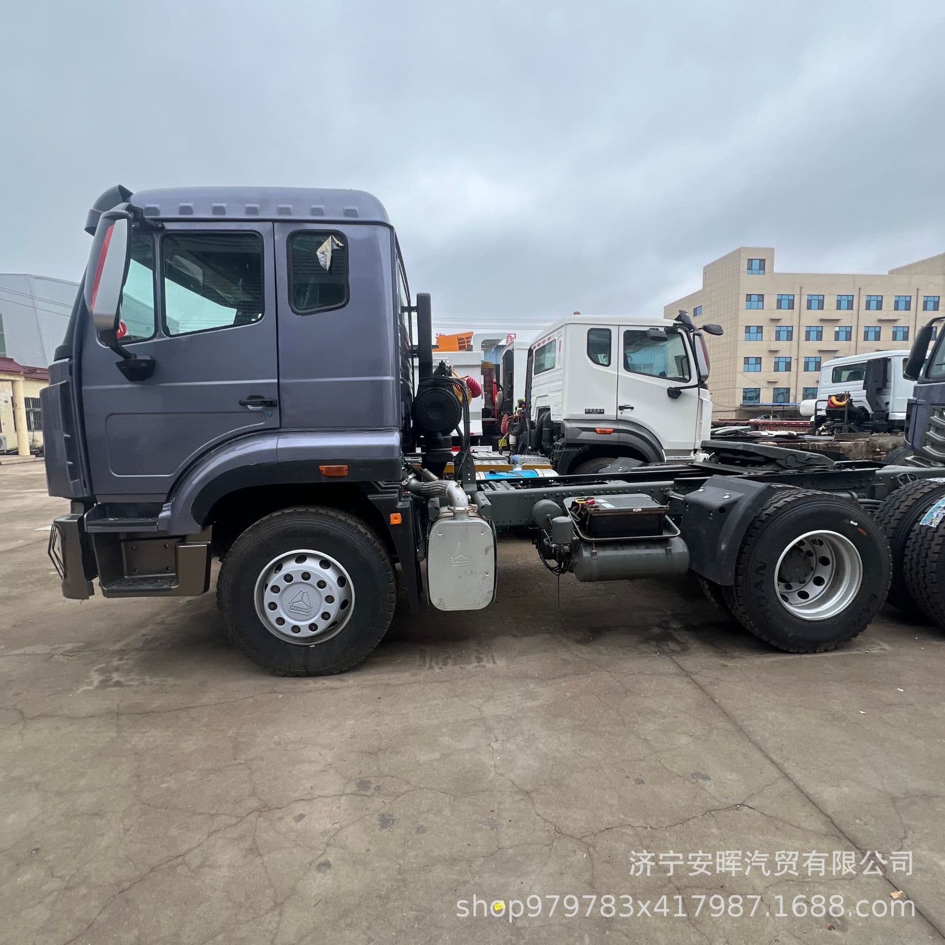 Export to Africa 90% new Howo tractor 371HP used Sinotruk tractor, logistics transport trailer head