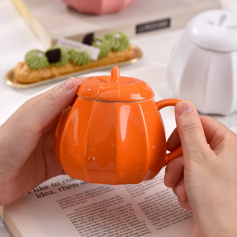 Cross-Border Hot Selling Pumpkin Ceramic Mug with Lid, Creative Halloween Festival Mug Gift