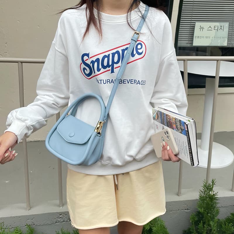 This Year's Popular Small Square Bag with Niche Design, Handheld Tote, Internet-Famous Fashionable Shoulder/Crossbody Bag for Women
