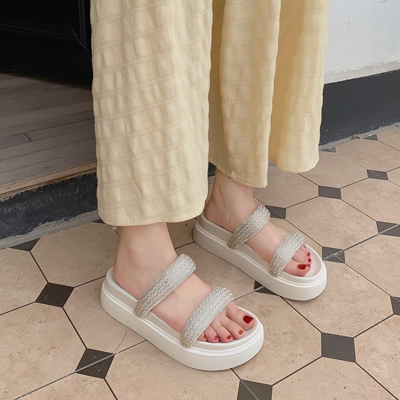 2026 Summer New Design Elegant One-Strap Slide Sandals for Women, Fashionable Chunky Platform Thick Sole Slippers