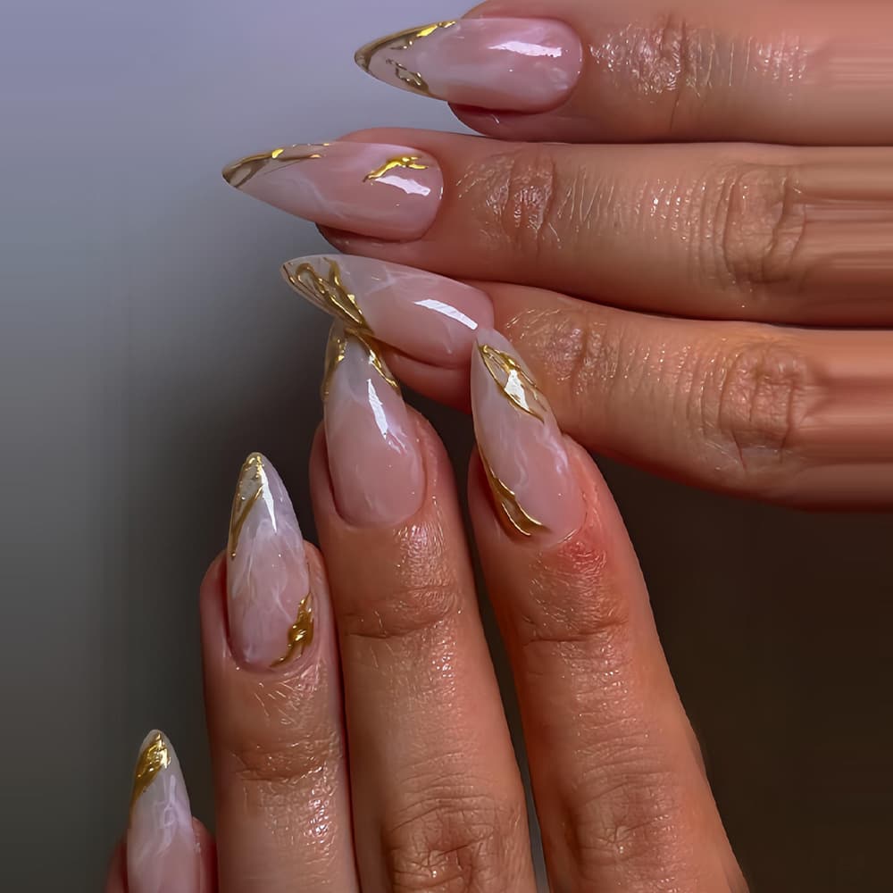 Gradient Gold Short Almond Nails Wearable Nails European and American Hot-Selling Nail Art Fake Nails Press on Nails