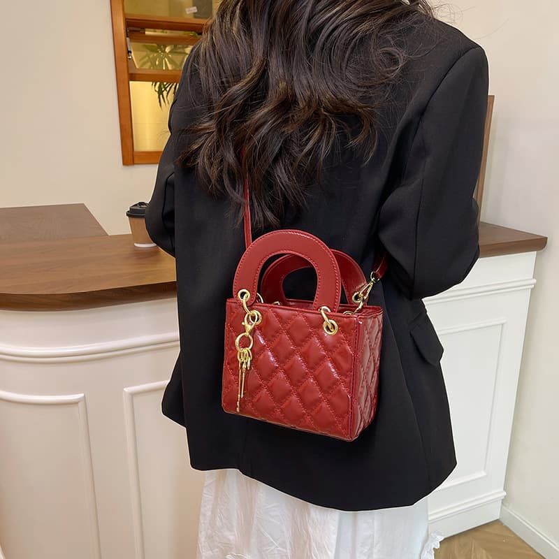 Fashionable and Elegant Handbag for Women 2025 New Style Trendy Versatile Shoulder Crossbody Bag Chic Lady Dior Style Bag