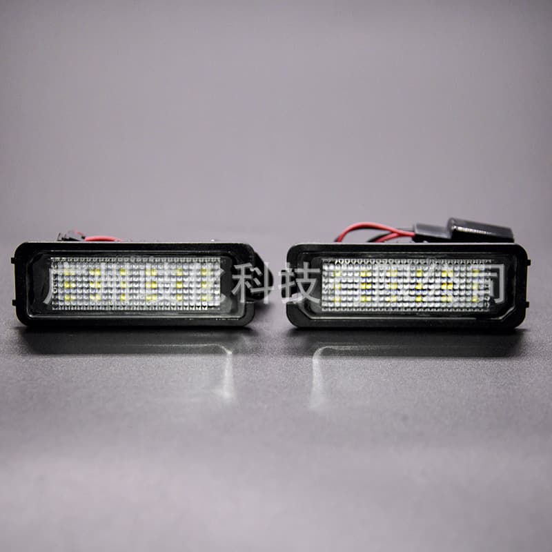 LED License Plate Light for Volkswagen Golf 4/5/6/7 Passat Skoda Seat Rear Number Plate Light